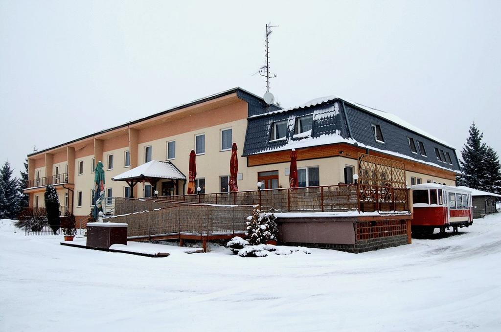 Hotel Vrchovina Podomi Ngoại thất bức ảnh